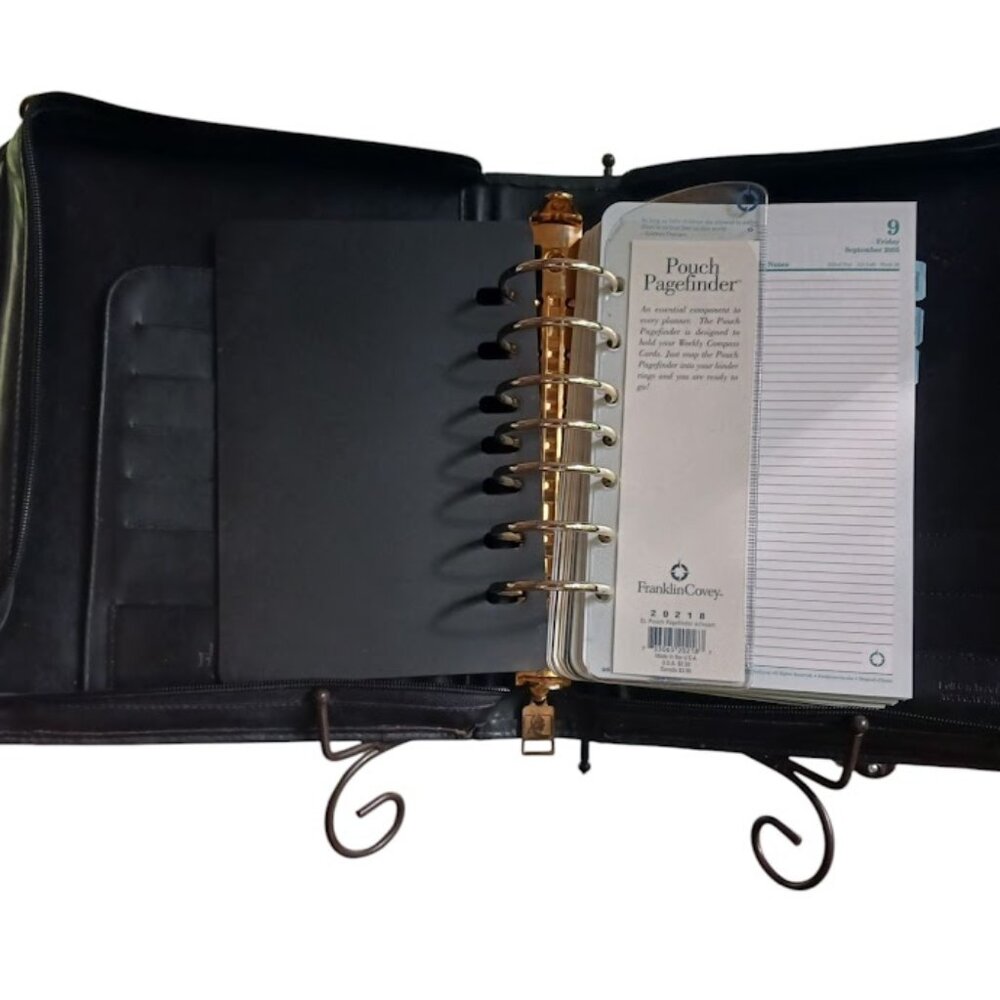 Franklin Covey Quest Black 7 ring Leather Planner Retractable Handles, Classic